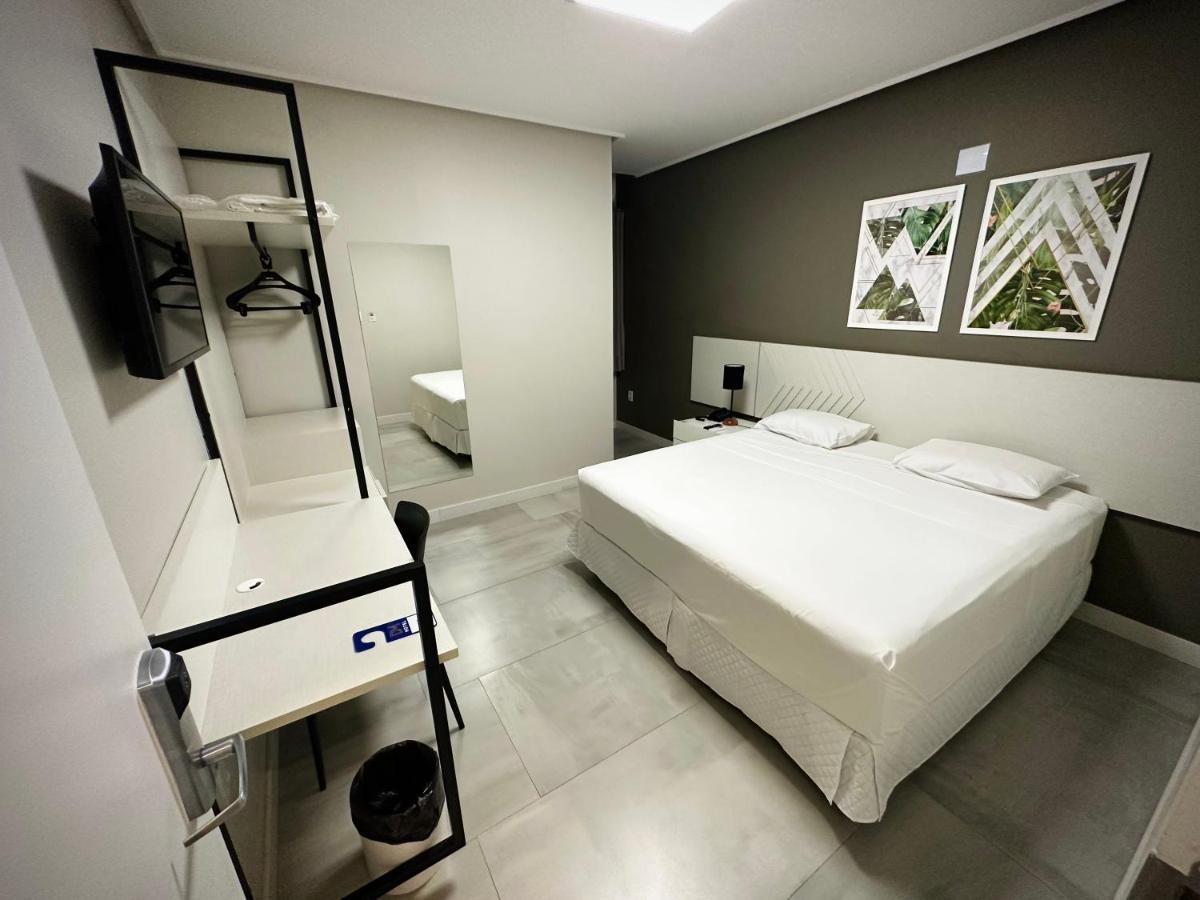 Dm Hotel 普罗普利亚 外观 照片